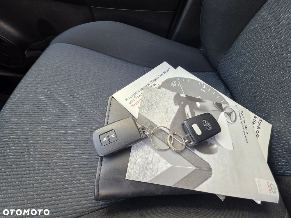 Toyota Yaris Hybrid 100 Premium - 14