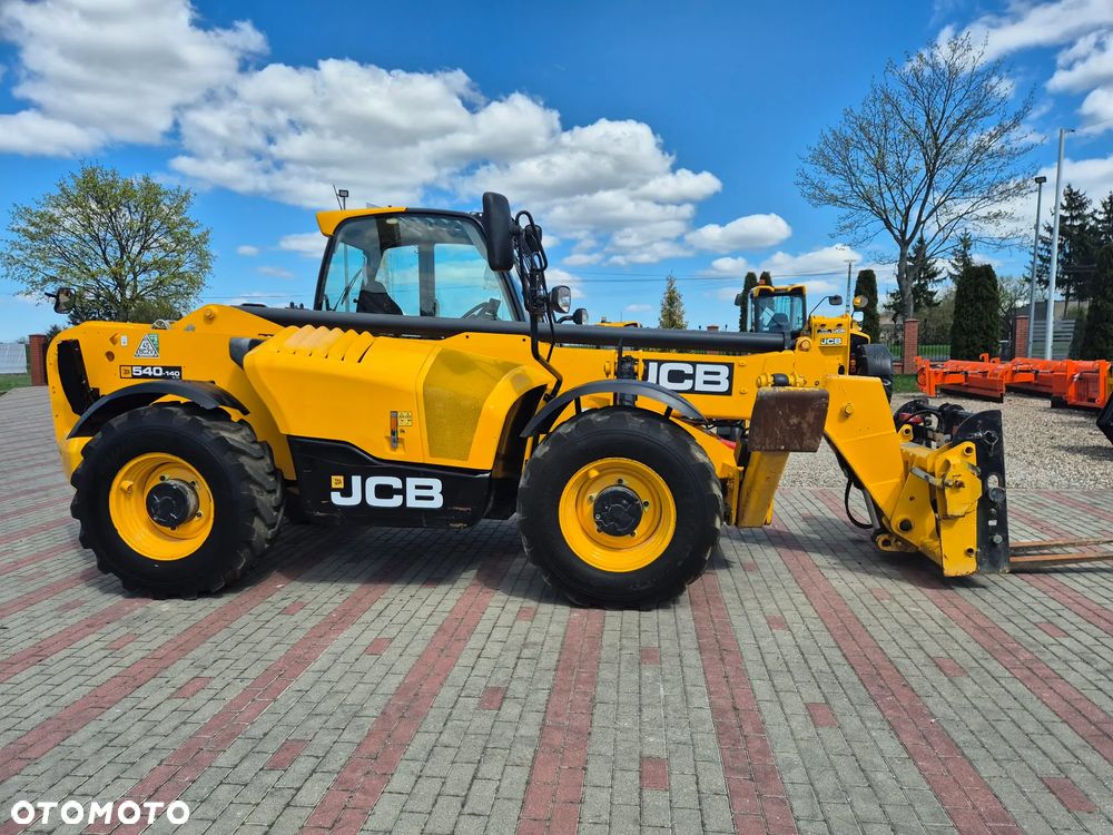JCB 540-140 HiViz - 1