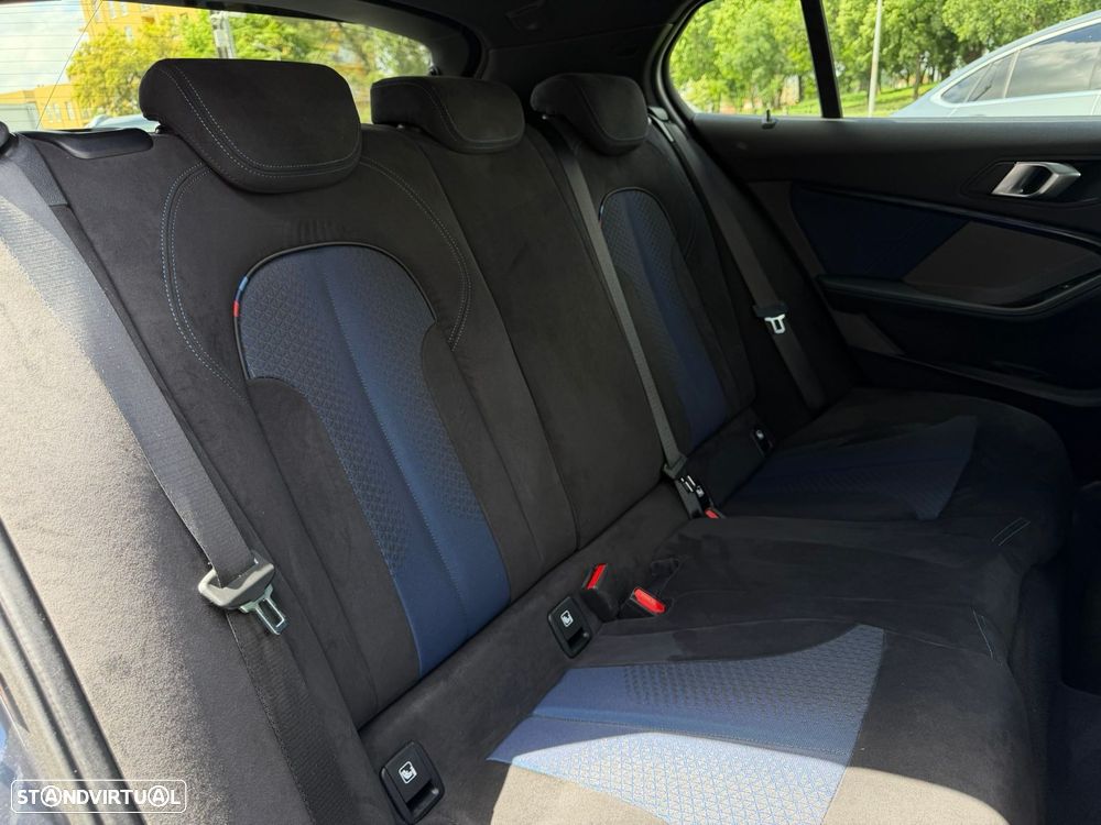 BMW M135i xDrive - 25
