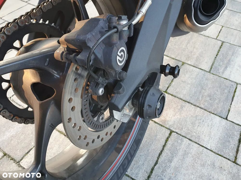 Triumph Street Triple - 27