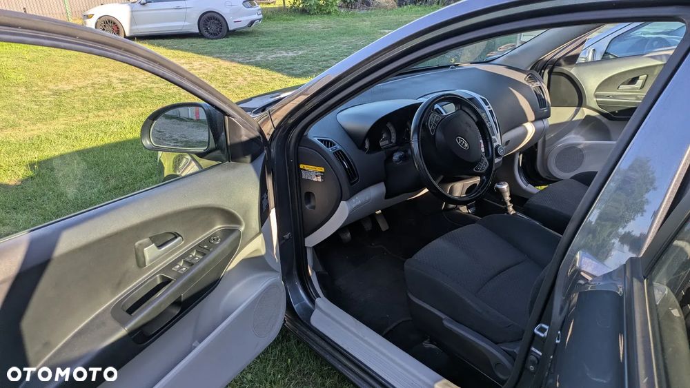Kia Ceed 1.6 Crdi Comfort + - 7