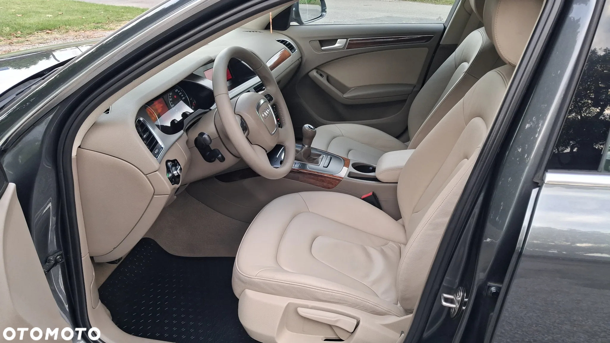 Audi A4 Limousine - 4