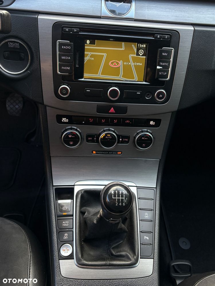 Volkswagen Passat - 19