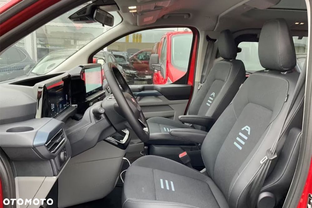 Ford Tourneo Custom - 8