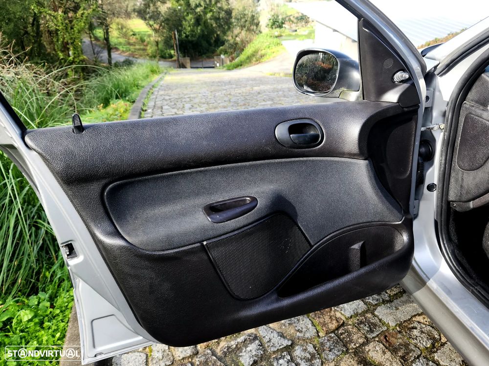 Peugeot 206 1.1 XR Présence - 10