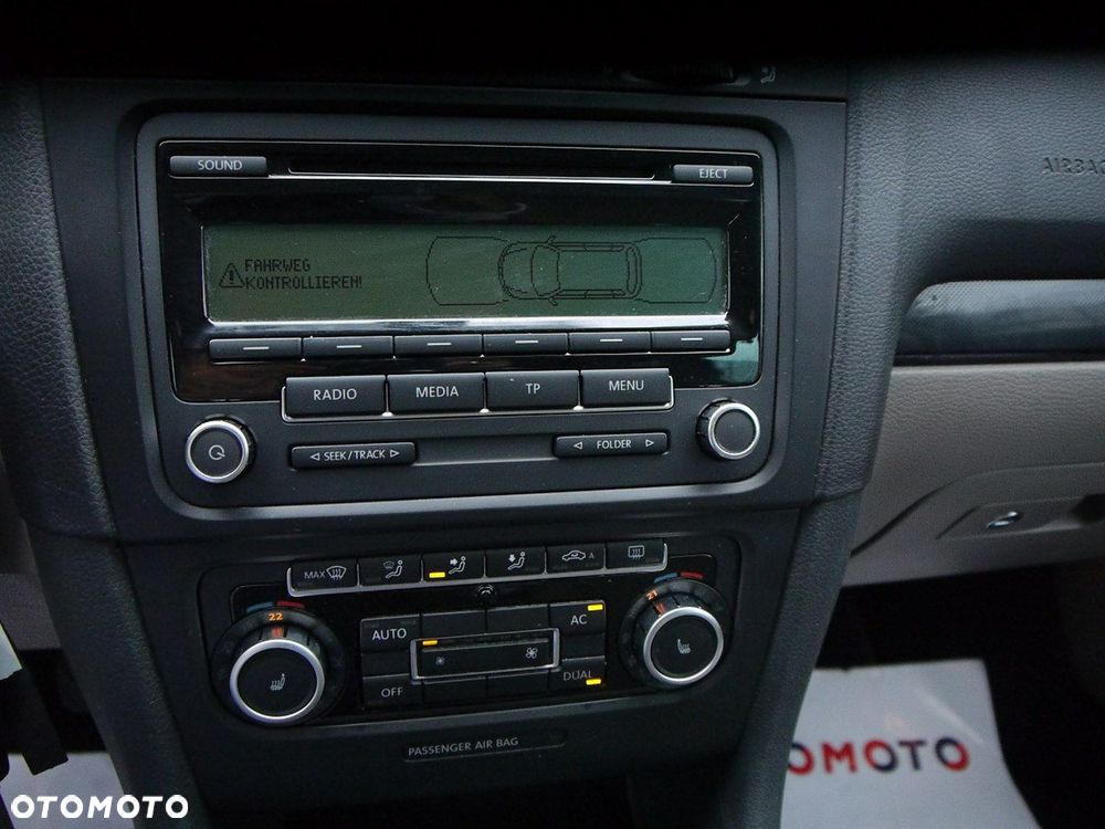 Volkswagen Golf - 22