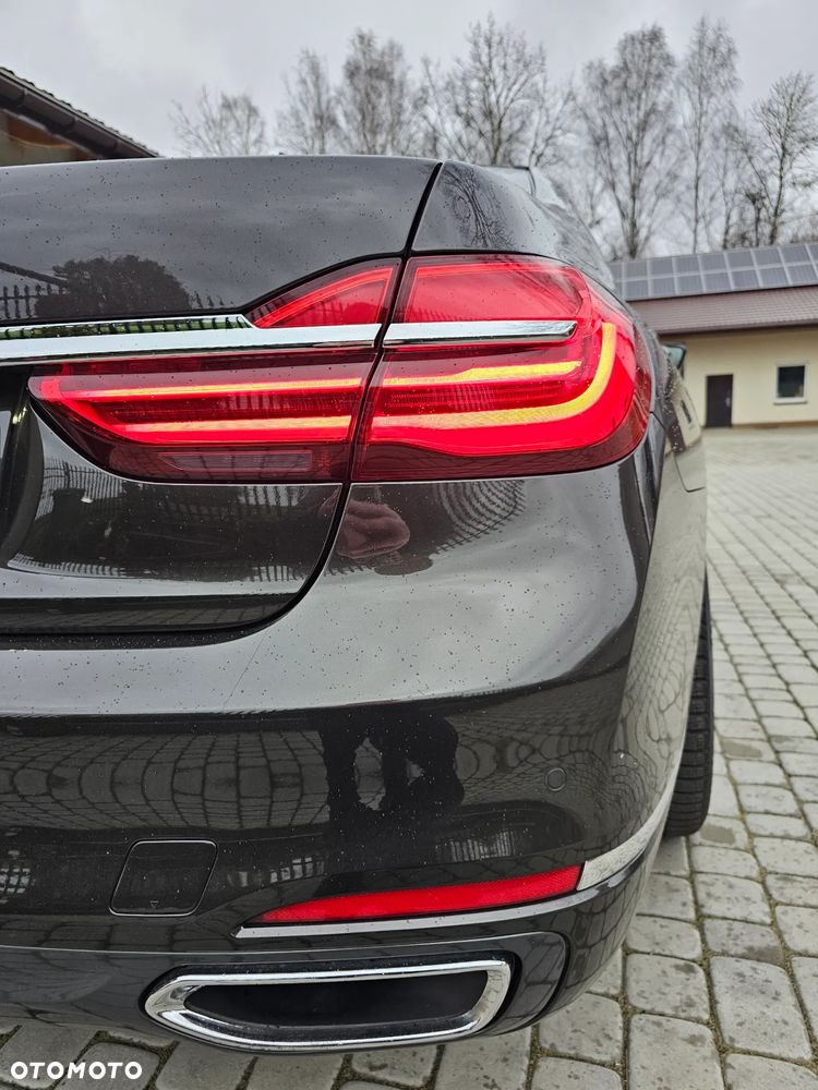 BMW Seria 7 750d xDrive - 14