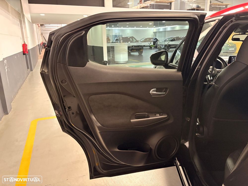 Nissan Juke 1.0 DIG-T N-Design C.Two Tone S.DCT - 41