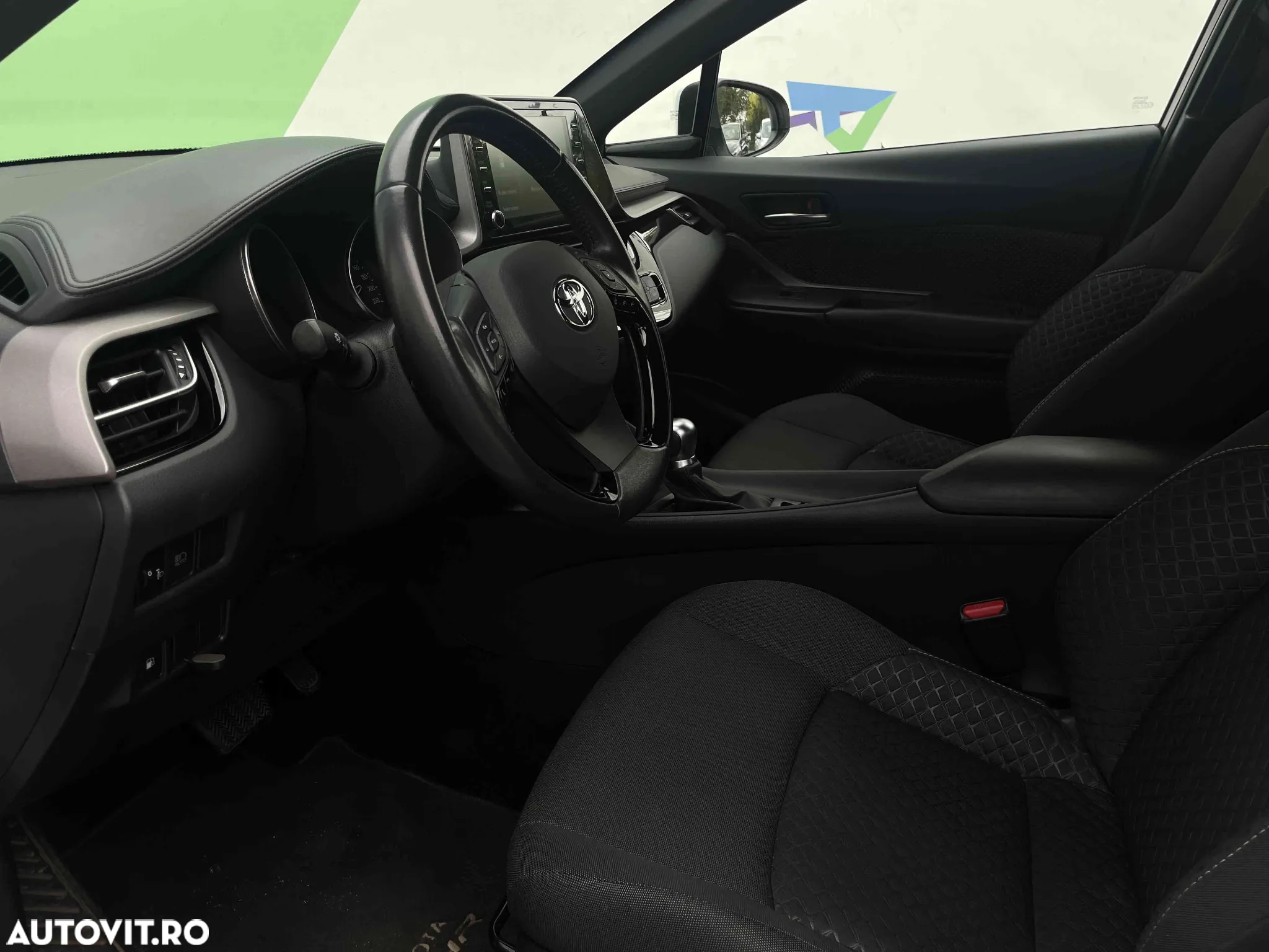 Toyota C-HR - 14