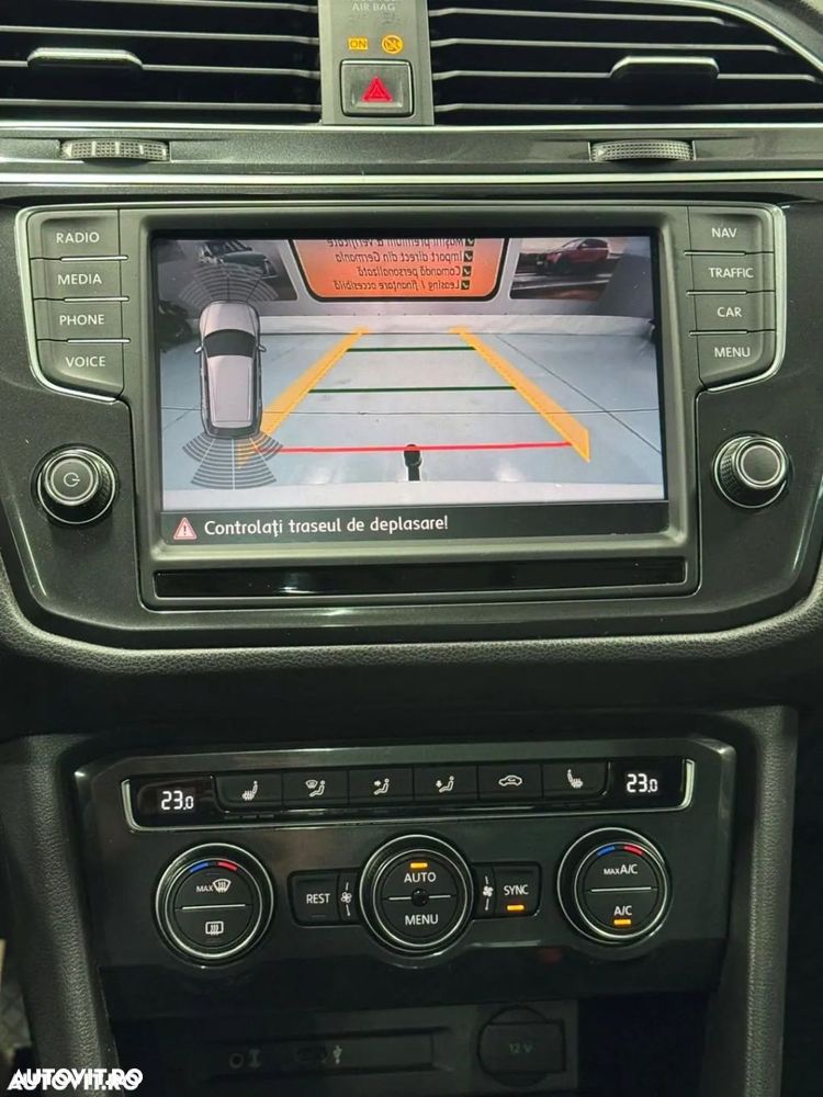 Volkswagen Tiguan - 12