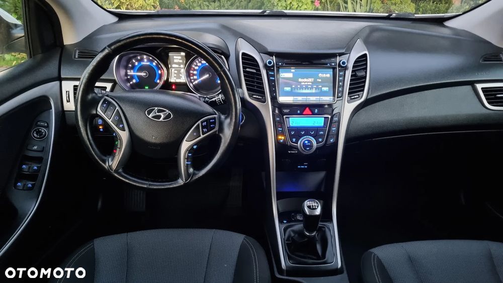Hyundai i30 Fastback 1.6 CRDI Premium - 11