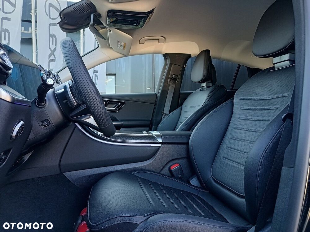 Mercedes-Benz GLC - 28