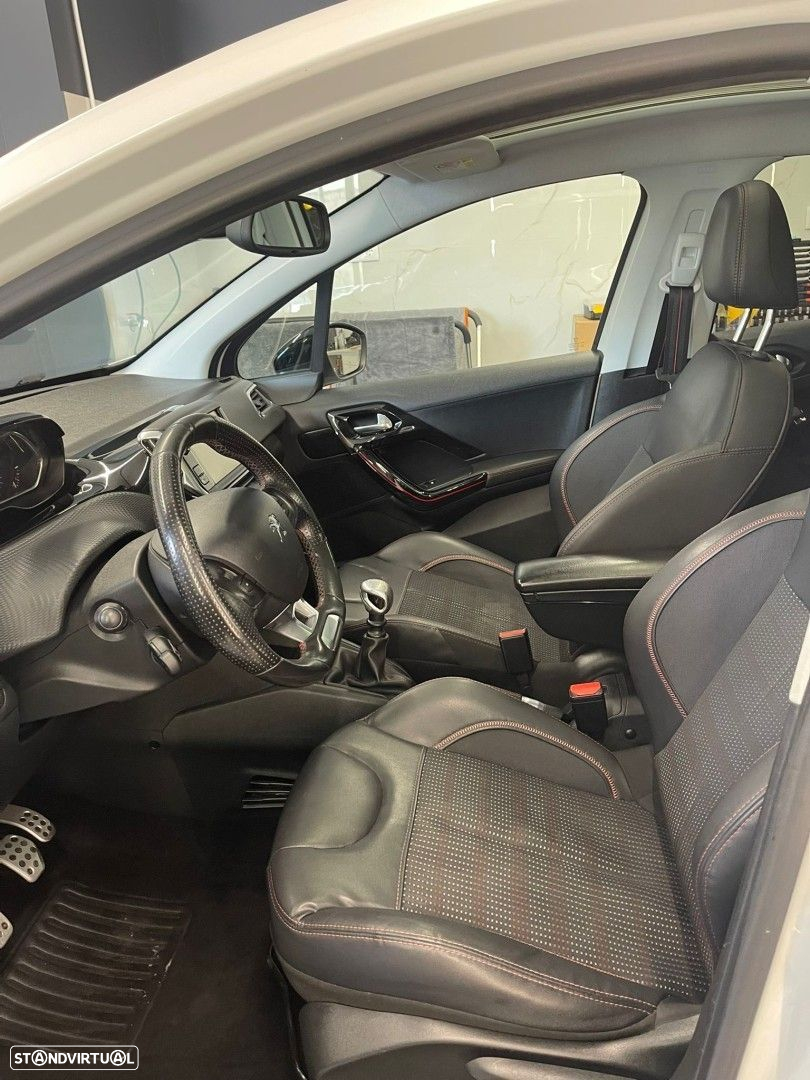 Peugeot 208 1.6 BlueHDi GT Line - 15