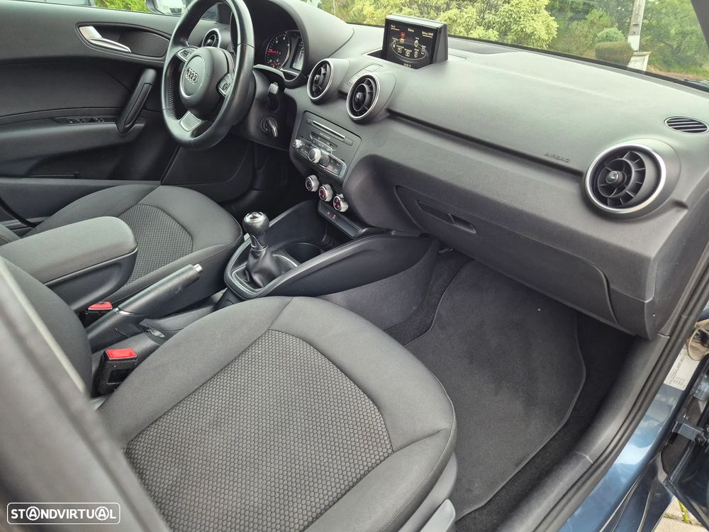 Audi A1 Sportback 1.6 TDI design - 11