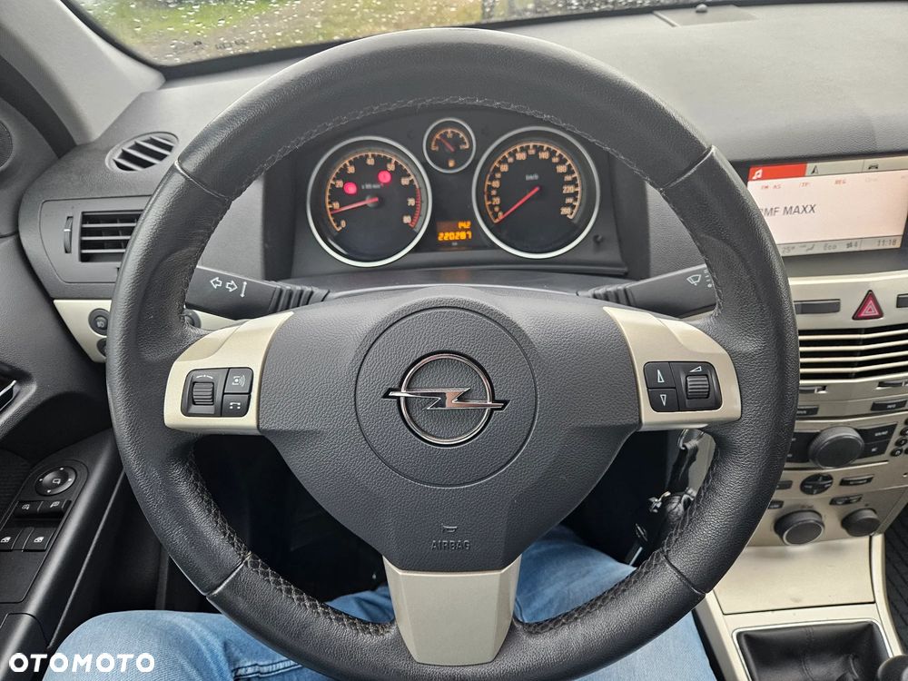 Opel Astra 1.6 Catch me - 19