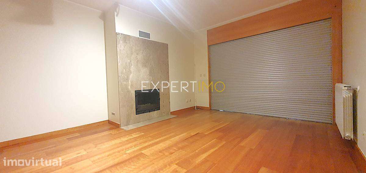 T2 Urbanização Qtª. da Várzea - Lugar Garagem - Elevador - Grande imagem: 2/20