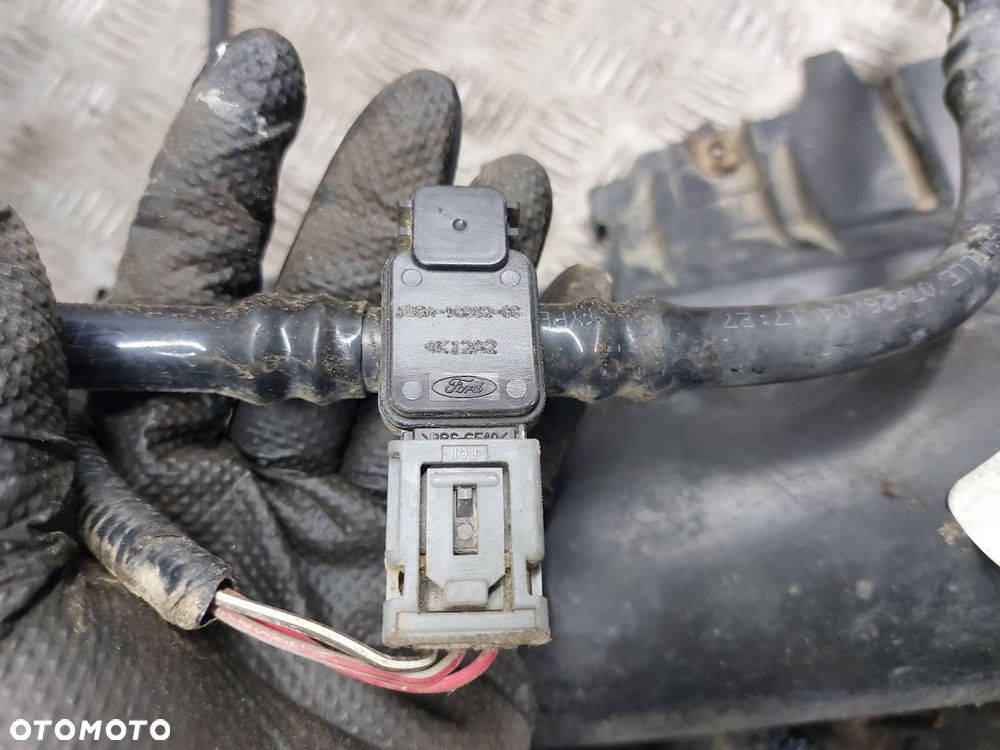 FILTR WĘGLOWY TAURUS IV 3.0 V6 4F13-9E857-CD - 6