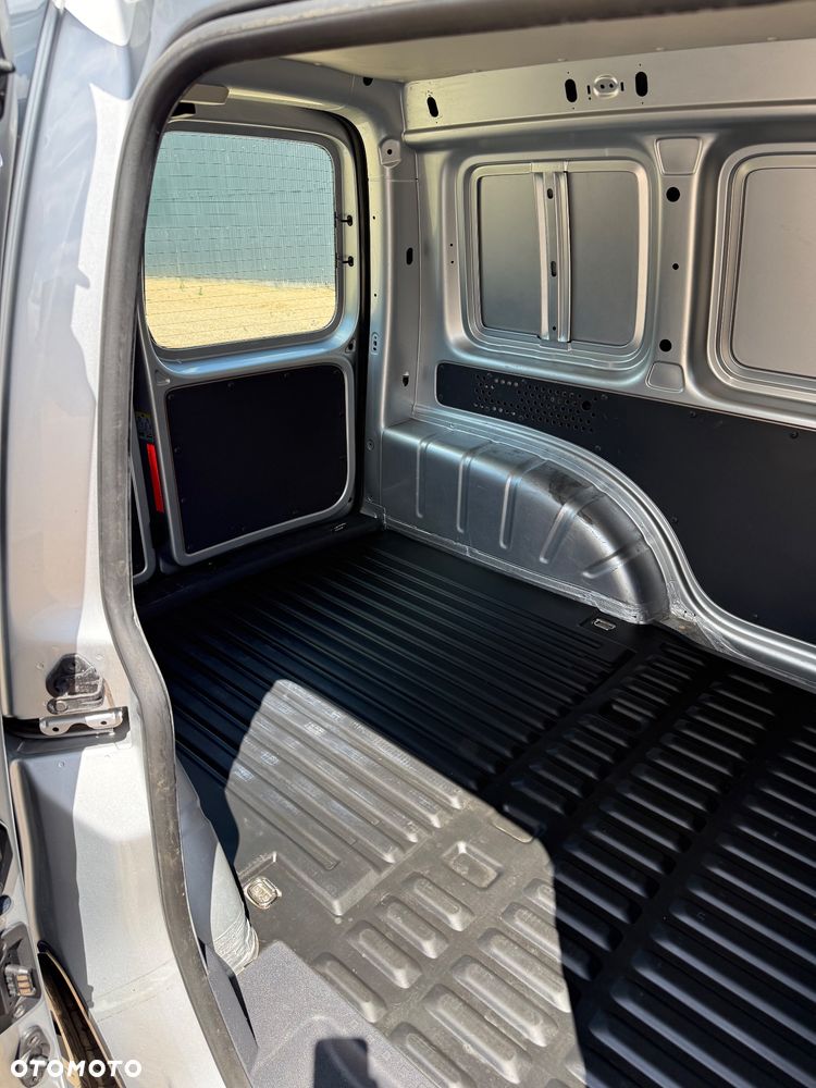 Volkswagen Caddy - 25