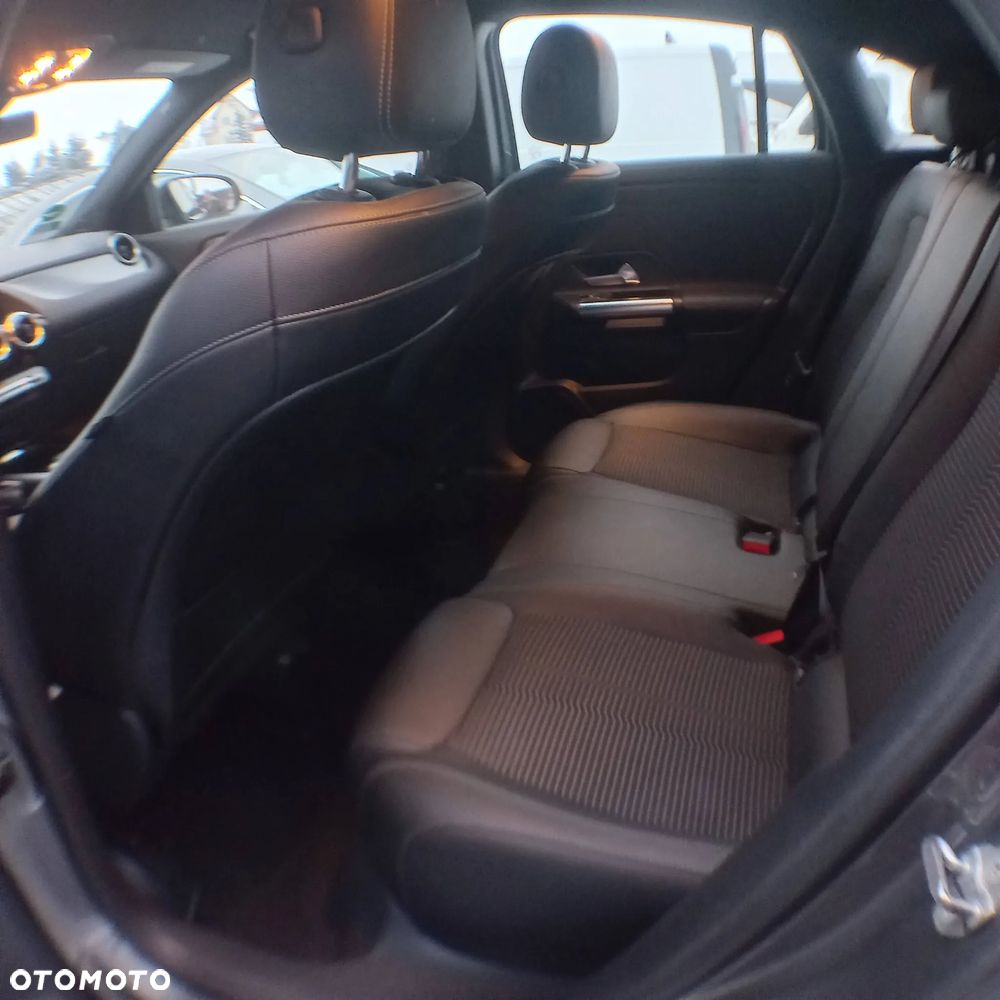 Mercedes-Benz GLA 180 d Business Edition - 13