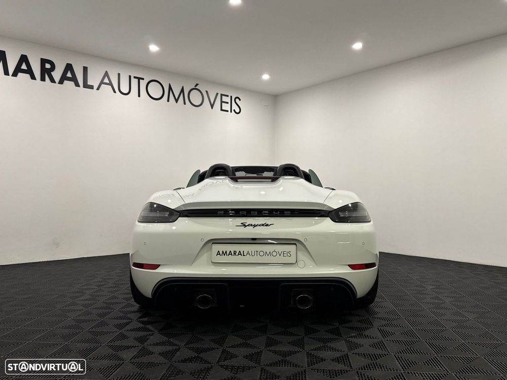 Porsche 718 Spyder Standard - 24