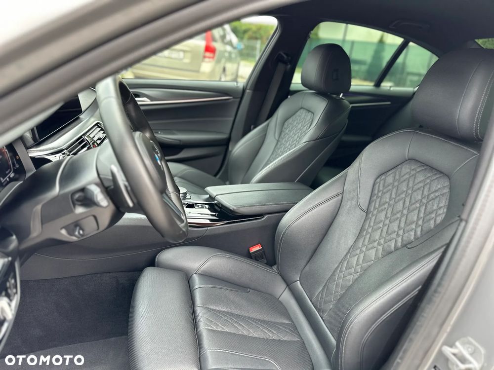 BMW Seria 5 520d xDrive - 16