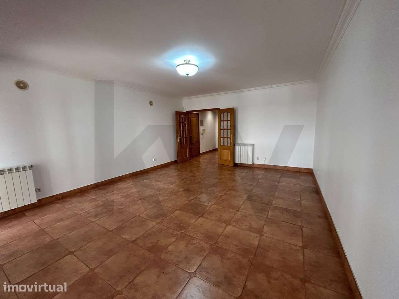 ARRENDAMENTO - Apartamento T3 em Massamá com garagem Box - Grande imagem: 5/46