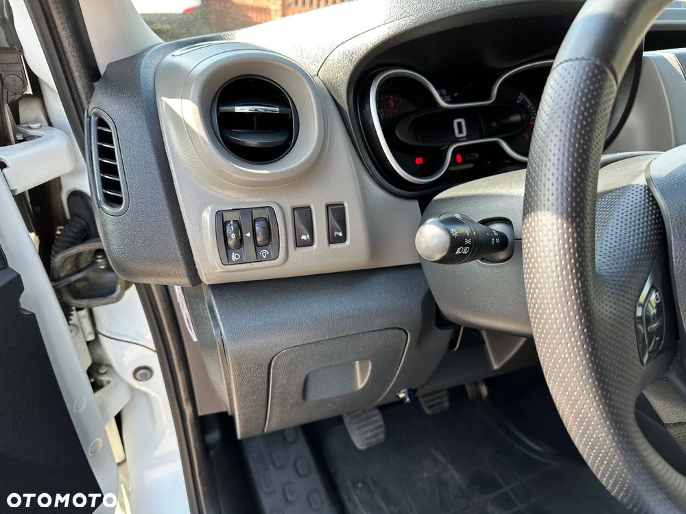 Renault Trafic - 15