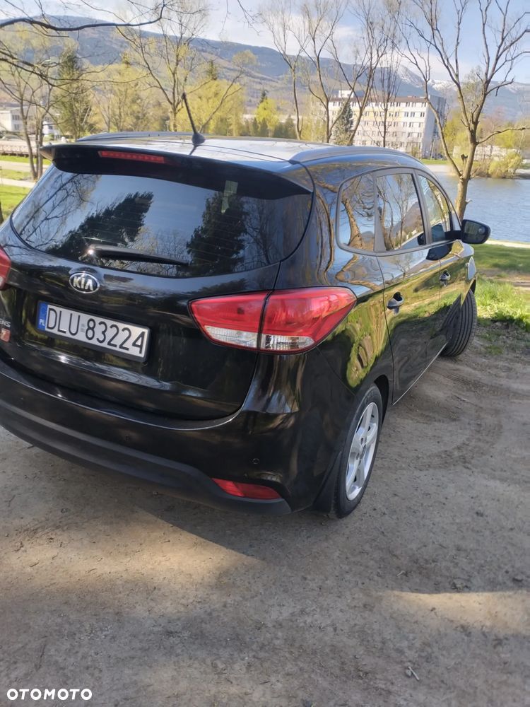 Kia Carens - 8