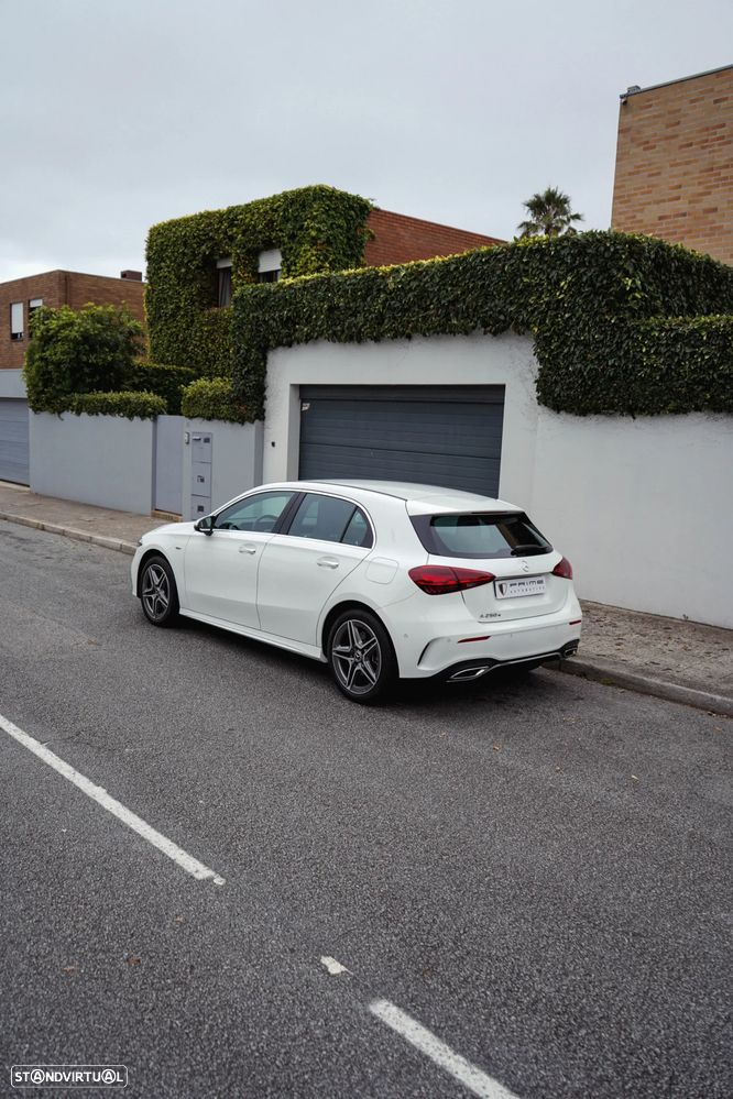 Mercedes-Benz A 250 e AMG Line - 9