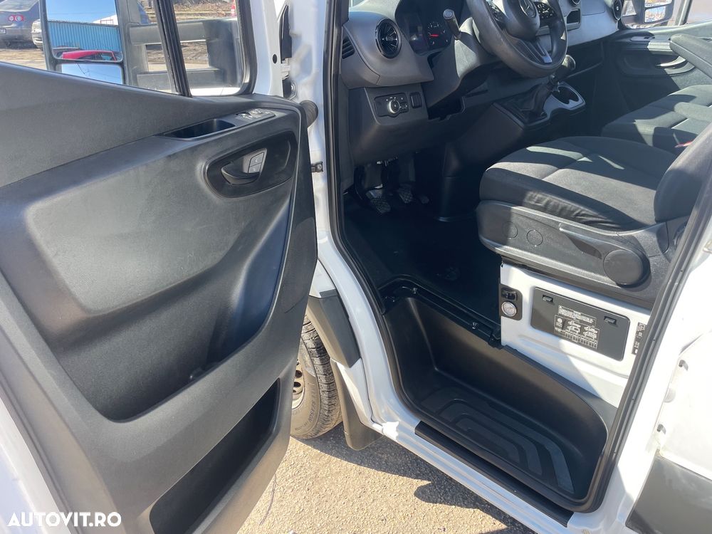 Mercedes-Benz Sprinter - 9