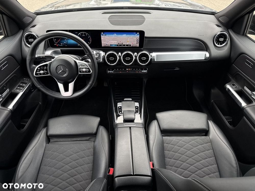 Mercedes-Benz GLB - 16