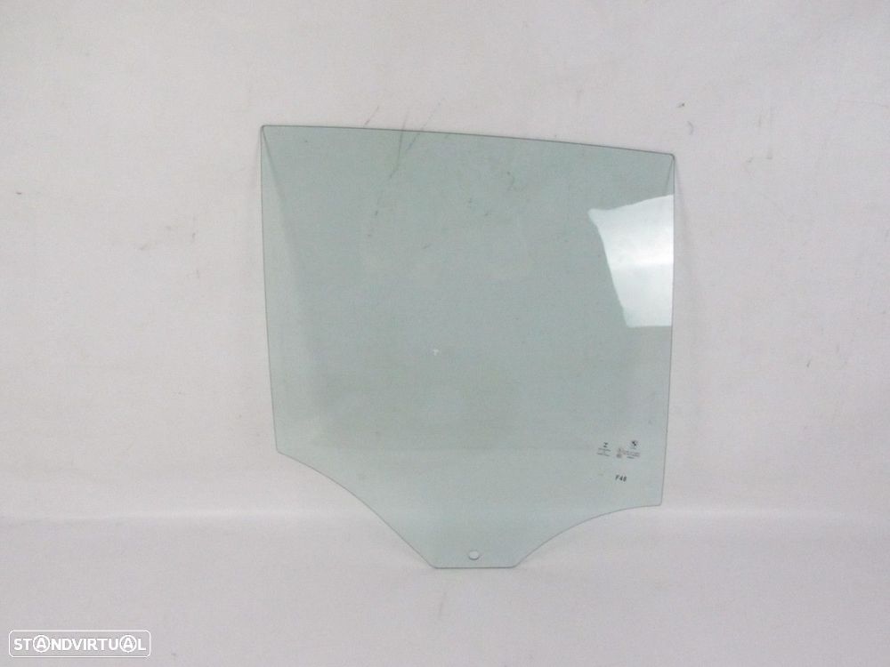 Vidro da porta Direito/Trás Seminovo/ Original BMW X1 (F48) 51357349498 - 1