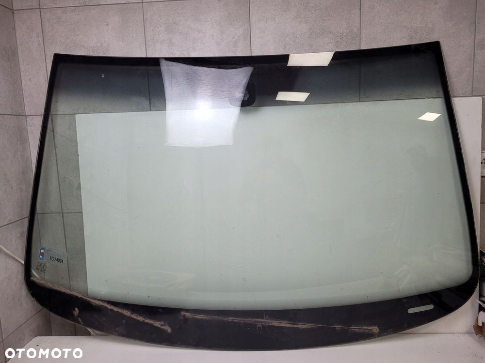 VOLKSWVAGEN PASSAT B6 2.0 TDI SZYBA PRZEDNIA PRZÓD - 1