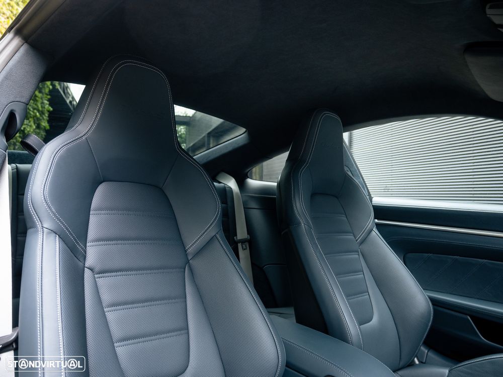 Porsche 911 (992) Turbo S PDK - 32