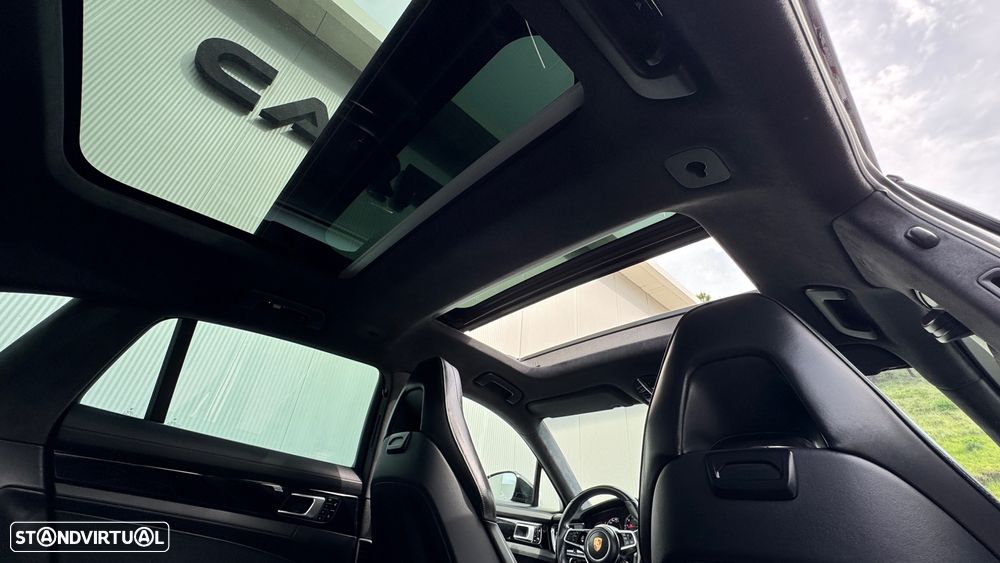 Porsche Panamera Sport Turismo Turbo - 24