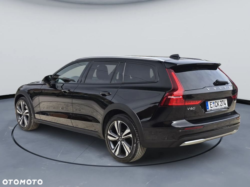 Volvo V60 Cross Country B4 D AWD Ultimate - 6