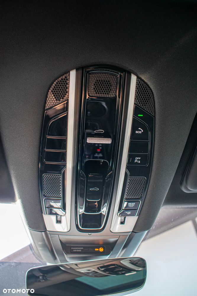 Porsche Cayenne Standard - 12