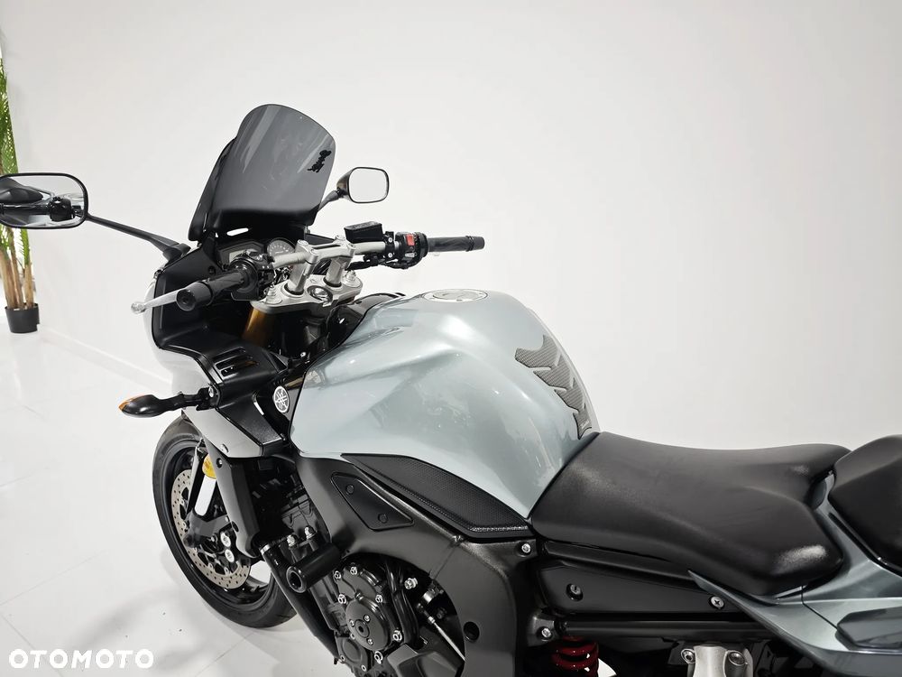 Yamaha FZ - 20