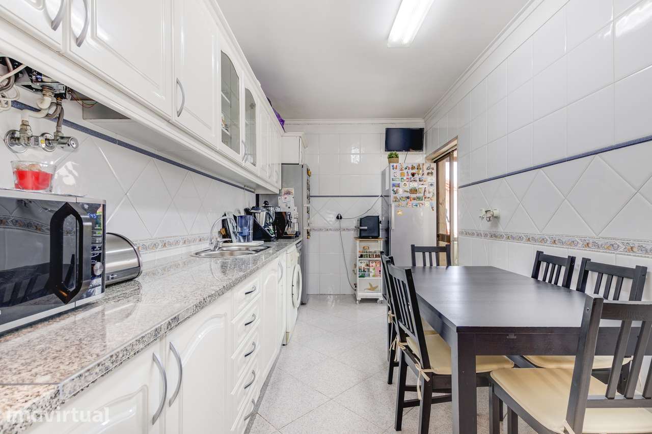 APARTAMENTO T2 | BOM SUCESSO | TRES VARANDAS FECHADAS | GARAGEM - Grande imagem: 5/35