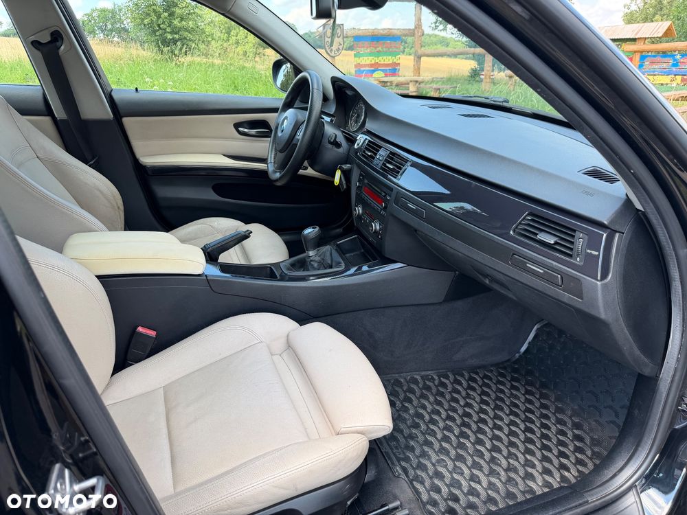 BMW Seria 3 318d DPF - 11