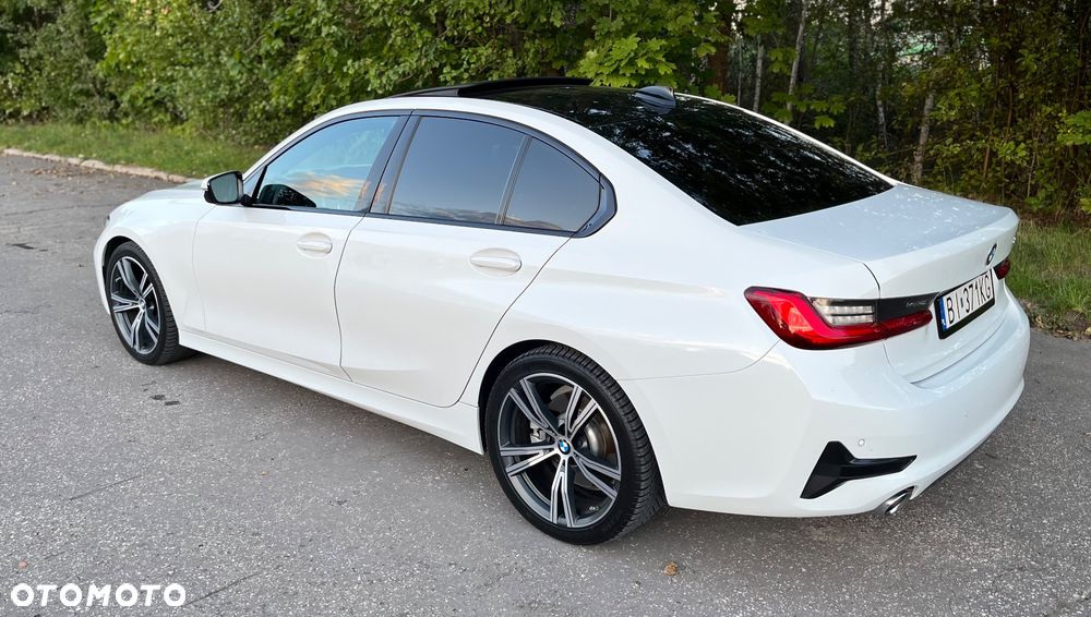 BMW Seria 3 330i - 16