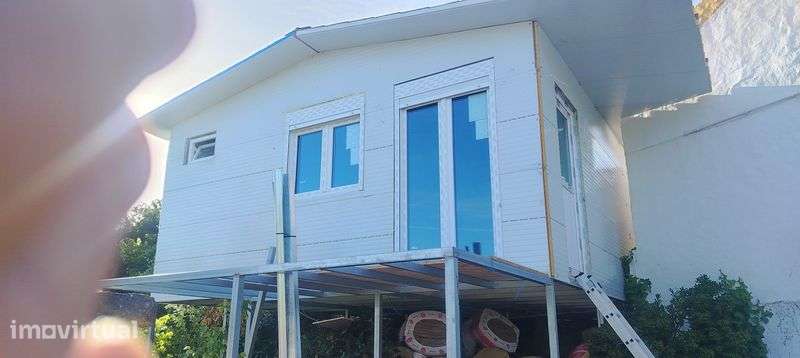 Casa pré fabricada em painel sanduiche - Grande imagem: 2/6