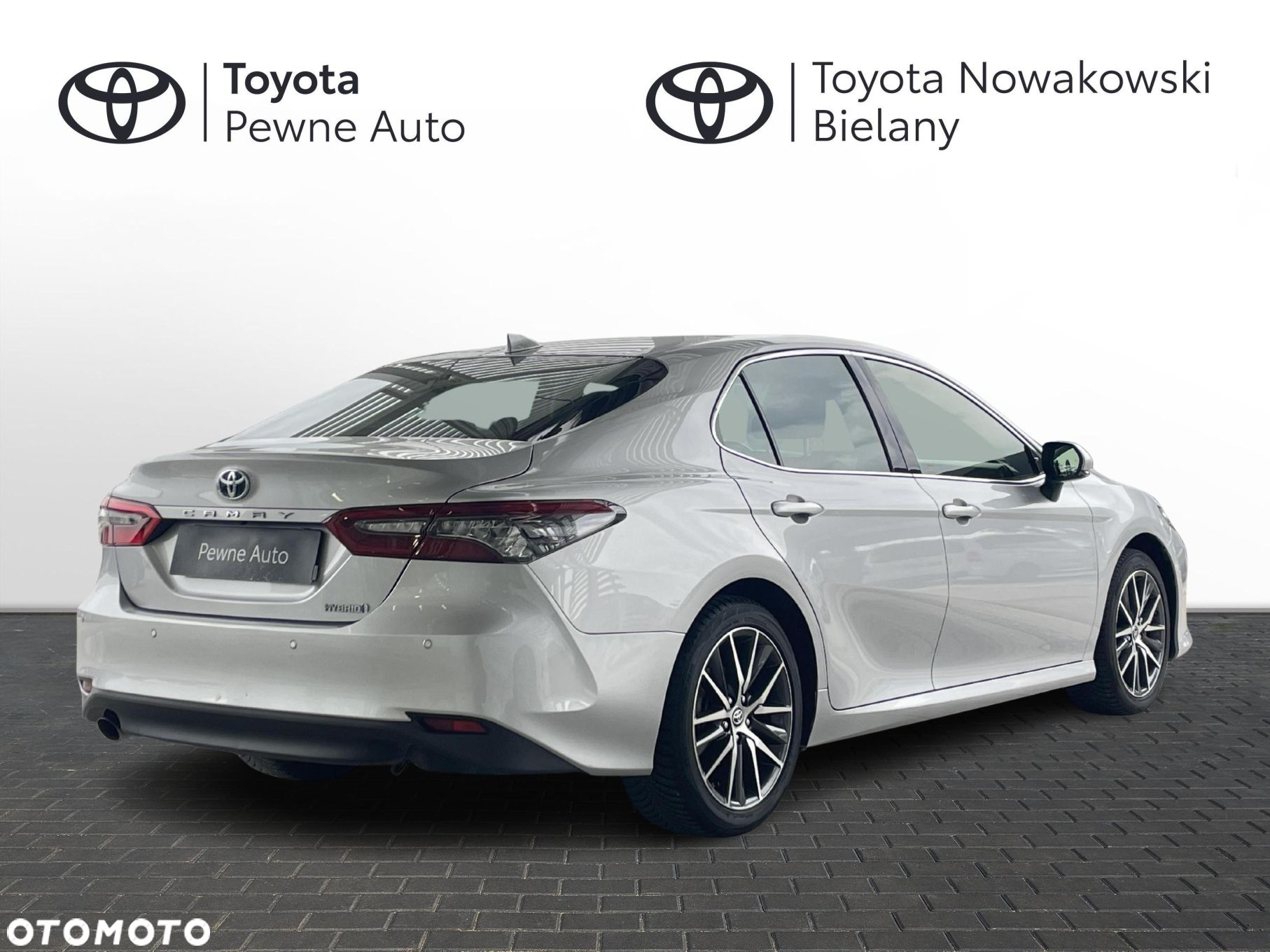 Toyota Camry - 5