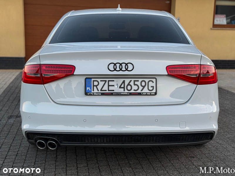 Audi A4 Limousine - 11