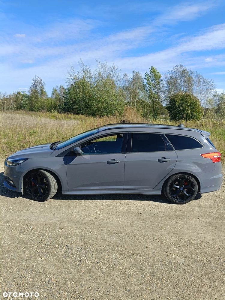 Ford Focus ST - 16