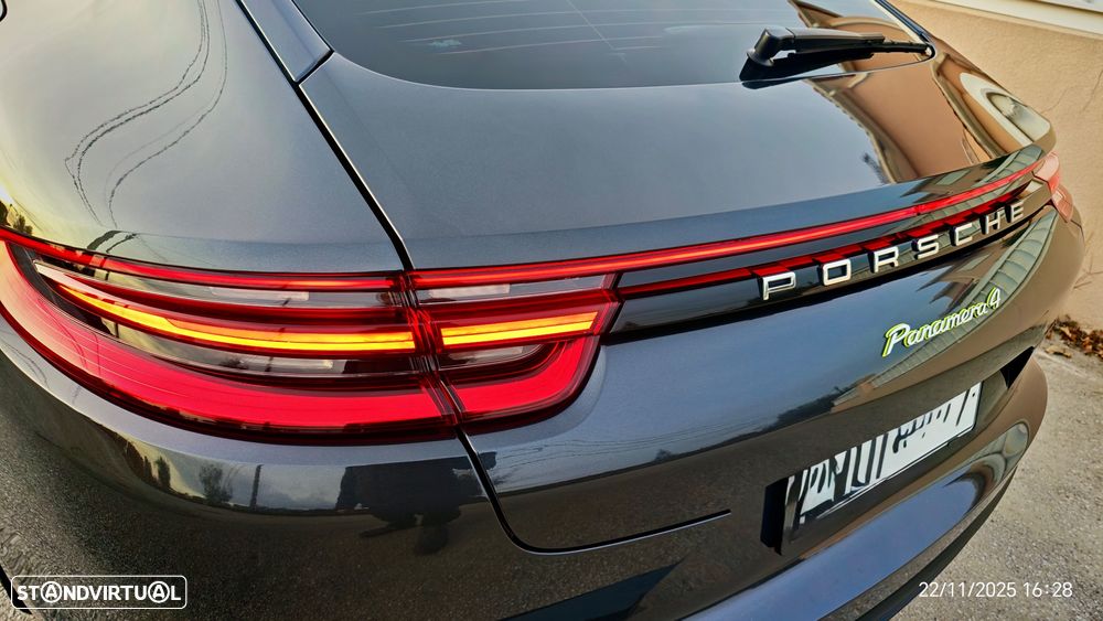 Porsche Panamera 4 E-Hybrid - 25
