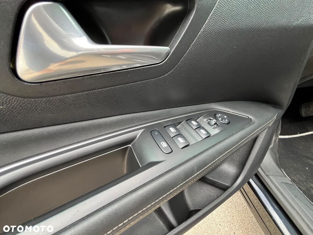Peugeot 3008 BlueHDi 130 Stop & Start EAT8 Allure - 20