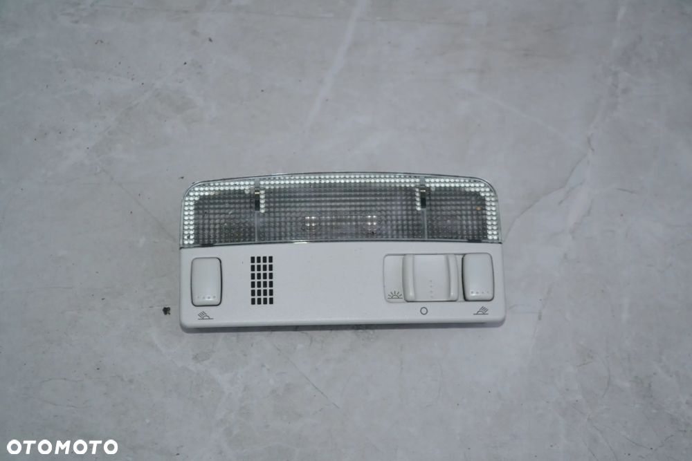VW GOLF IV BORA PASSAT B5 FL LEON CADDY TOURAN LAMPKA WNĘTRZA PODSUFITKI 3B0947105C - 1