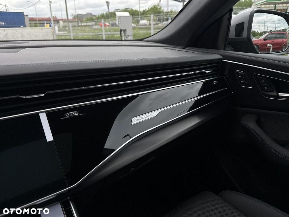 Audi RS Q8 - 23
