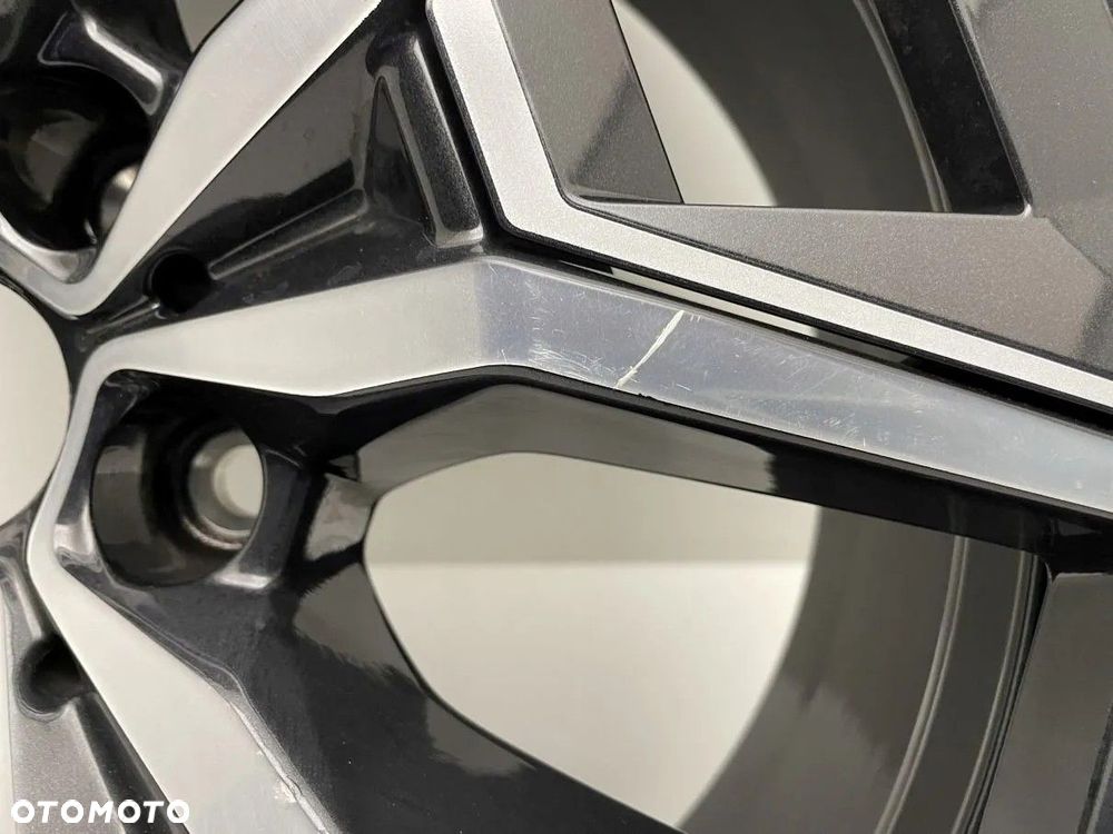 Felga aluminiowa BMW Seria 5 G60 G61 i5 19 8.5J 5x112 ET29 5A324E2 - 8
